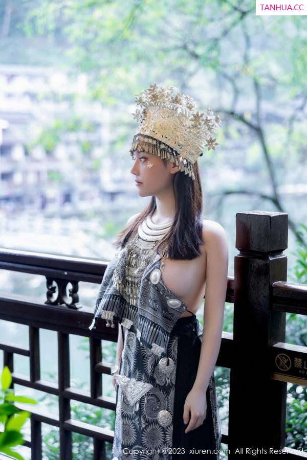 豆瓣酱  [XiuRen]高清写真图 2023.09.27 No.7448 豆瓣酱 苗族服饰第27张图片